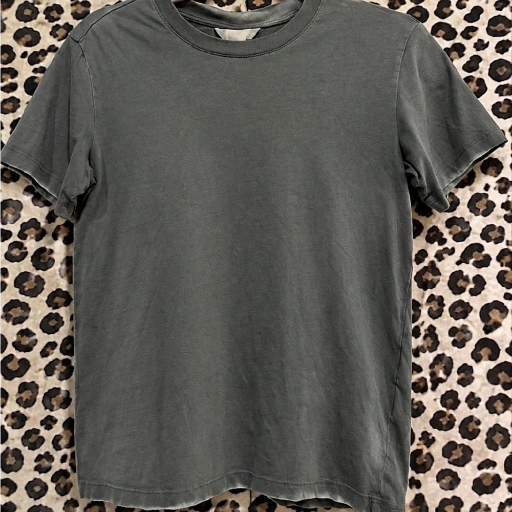 Essential Crew Neck Short Sleeve T-Shirt in Charcoal
